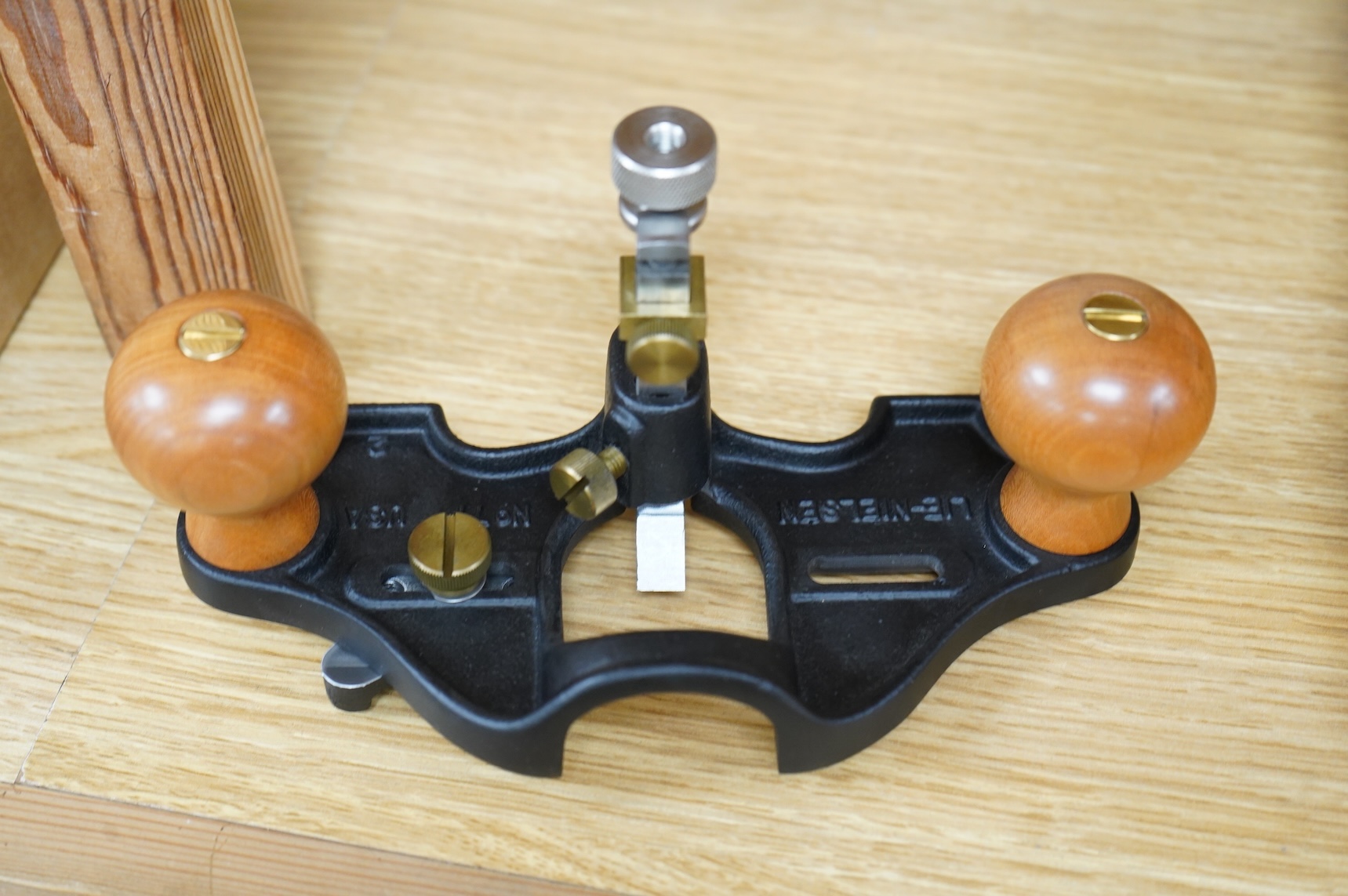 A boxed Lie-Nielsen Toolworks large router plane (L-N 71)